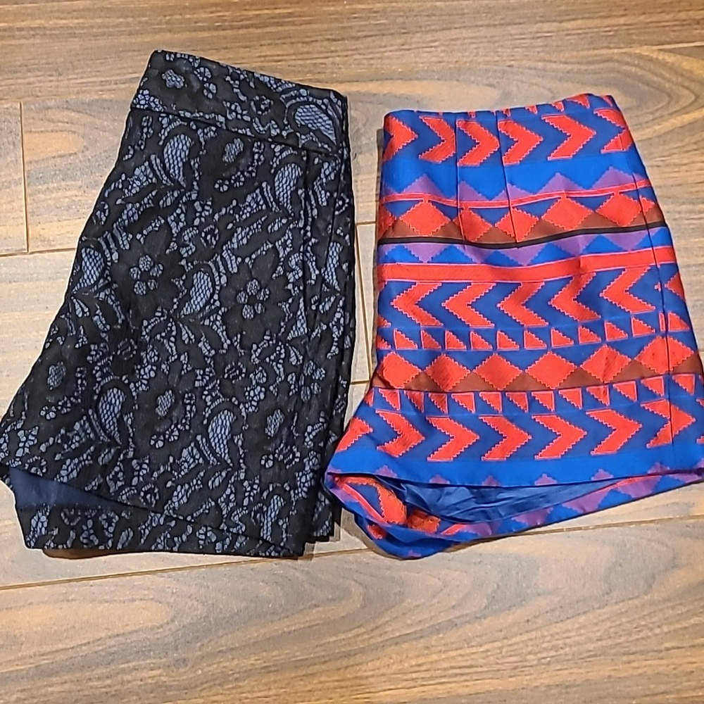 Express/Forever 22 Women’s Chino Fit Tropical Print Shorts